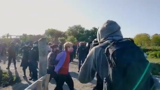 Detuvieron a dos alumnas del Colegio Nacional Buenos Aires en el desalojo del predio de Guernica