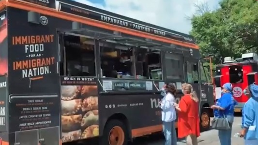 Repartirá empanadas argentinas en las filas de votación de Estados Unidos