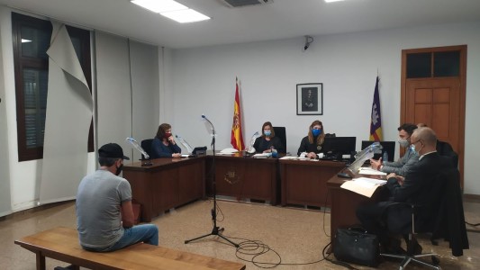 Condenaron a un hombre por violar a dos yeguas