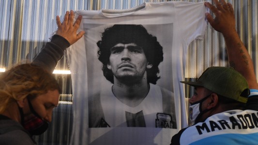 Tras la operación, Maradona evoluciona "sin complicaciones"