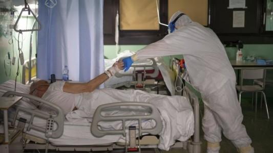 Derecho a la despedida: Avanzó el proyecto que garantiza el adiós a pacientes graves con covid-19