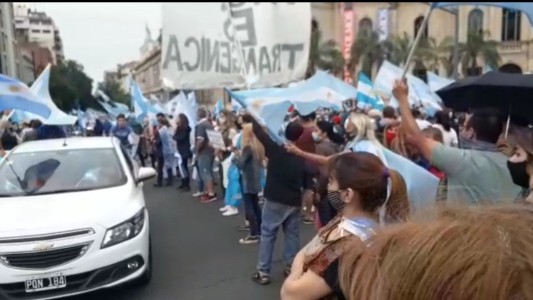 Banderazo del 8N: protestas en distintos puntos del país contra el Gobierno y el fallo de la Corte