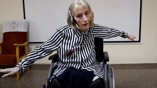 Video conmovedor: la anciana con Alzheimer que baila al escuchar "El lago de los cisnes"