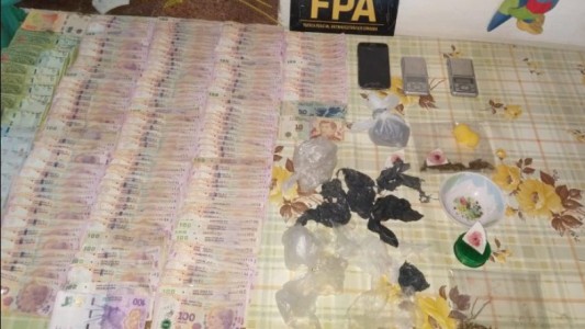 Huevos de chocolate con doble sorpresa: un DJ vendía droga y la escondía en golosinas