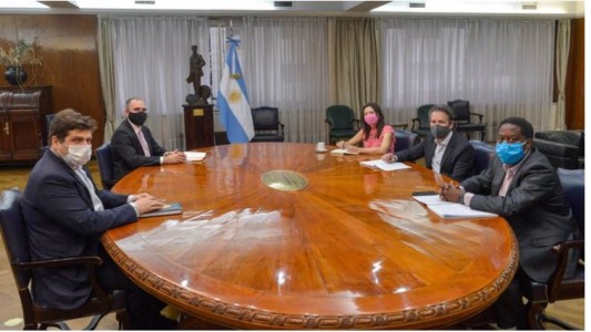 Martín Guzmán tuvo su primer encuentro con la misión del FMI
