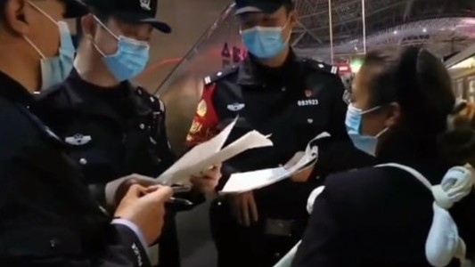 Perdió su trabajo en pandemia y vendió a su bebé recién nacido a través de Internet