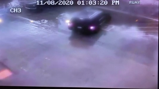 Impresionante: les cayó un rayo cuando estaban dentro de un auto