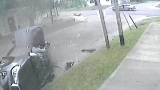 En medio de un raid, chocaron una 4x4, volcaron y escaparon robando otro auto en Quilmes