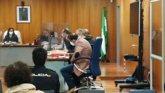 Las terribles confesiones de la mujer que asesinó a su bebé: lo dejó encerrado con una mamadera y galletitas