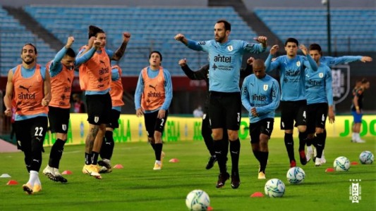 Siete nuevos casos de coronavirus en la selección uruguaya tras el partido ante Brasil