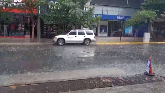 Cayó granizo en Carlos Paz y hay alerta por tormentas fuertes para Córdoba