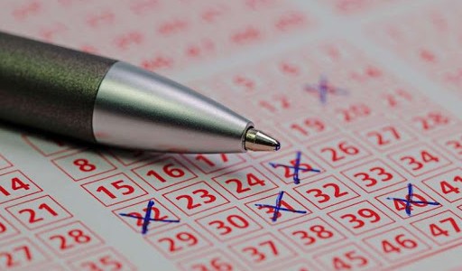 Le dieron por error otro billete de lotería y ganó