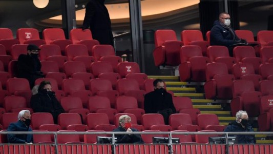 Inglaterra volverá a tener espectadores en el fútbol y restricciones locales tras el desconfinamiento