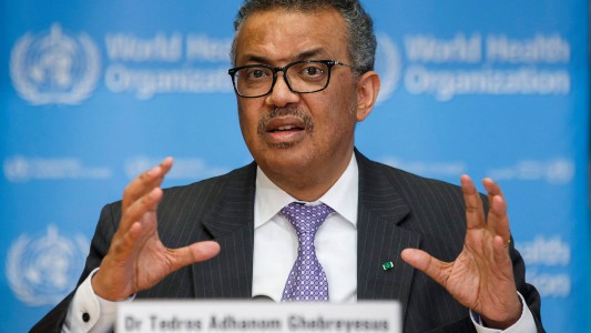 La OMS afirmó que con las vacunas "hay una esperanza real" para poner fin a la pandemia