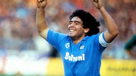 "Per sempre, Ciao Diego": el adiós de los hinchas del Nápoli al "10"