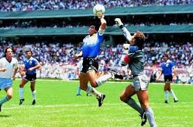 Un diario inglés mencionó la muerte de Maradona como "el autor del gol infame"