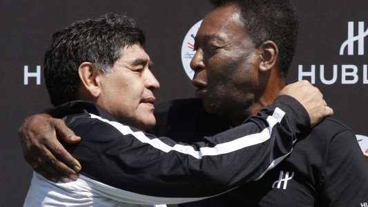 Pelé a Maradona: "Algún día podremos jugar juntos al fútbol en el cielo"