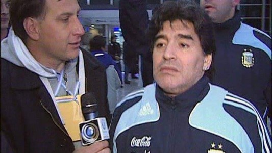 "Tocar a Dios": La inmortalidad de Diego Armando Maradona. Por Héctor Emanuele