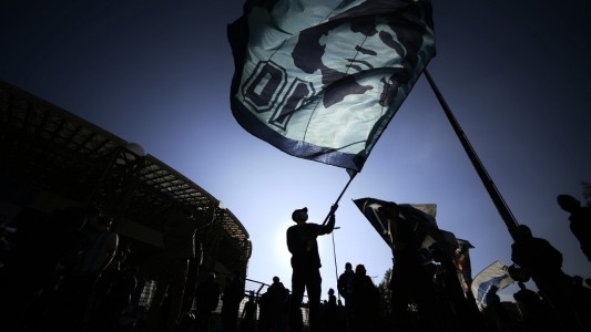 Los cánticos por Diego Maradona resuenan en las calles de Nápoles