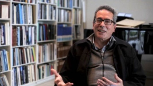 Desmienten frase "insultante" sobre Maradona atribuida al escritor César Aira