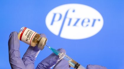 Pfizer pidió autorización de emergencia para su vacuna contra el coronavirus en Europa
