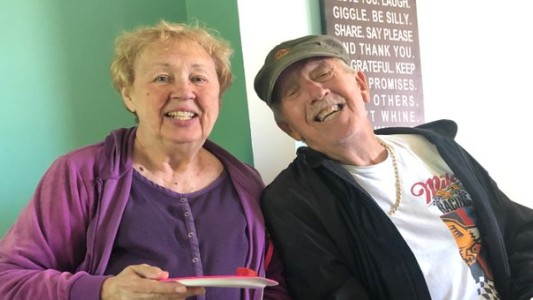 Con un minuto de diferencia murió por coronavirus una pareja casada hace 47 años