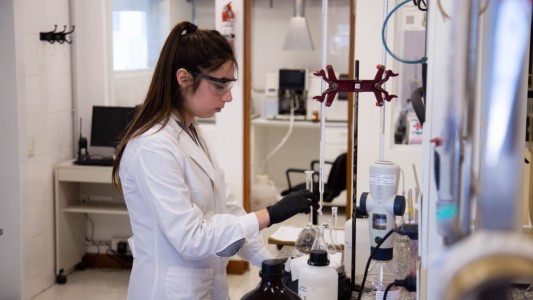 El conservante utilizado en la primera vacuna contra el Coronavirus se fabrica en Mar del Plata