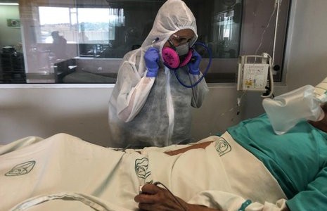 Video estremecedor: murió de coronavirus en la puerta de un hospital colapsado en México