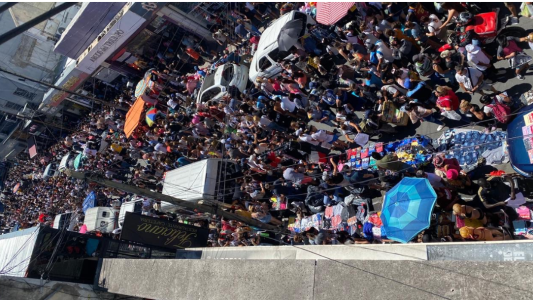 Caos por las compras navideñas, sin protocolos ni distanciamiento social