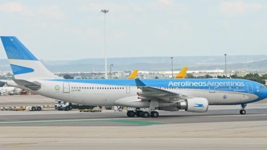 Sale el vuelo de Aerolínea Argentinas en busca de la Sputnik V