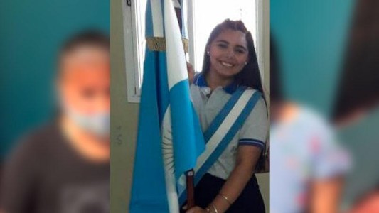 Sin computadora ni internet, fue abanderada y se sacó un 10 en el ingreso a la facultad