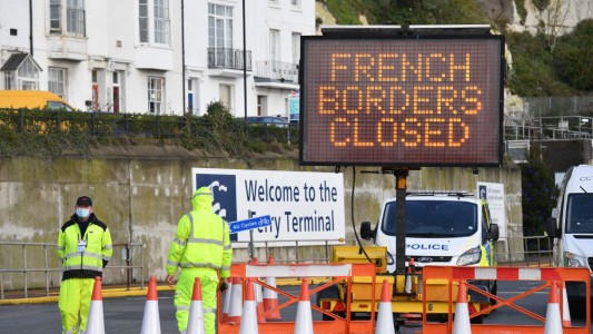 La Unión Europea recomienda reanudar el tráfico con el Reino Unido pese a la nueva cepa del virus