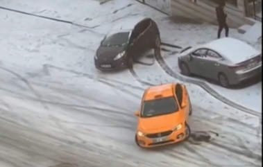 Show de autos "patinadores" por las calles congeladas de Turquía