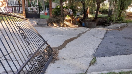 Una mujer murió al caer en una boca de tormenta: hablan los vecinos que vieron todo