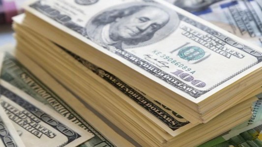 Sube el dólar y se encamina a cerrar el año con una fuerte suba