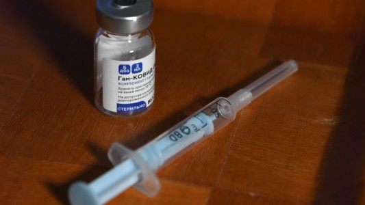 Vacuna Sputnik: Bolivia compró más de 5 millones de dosis