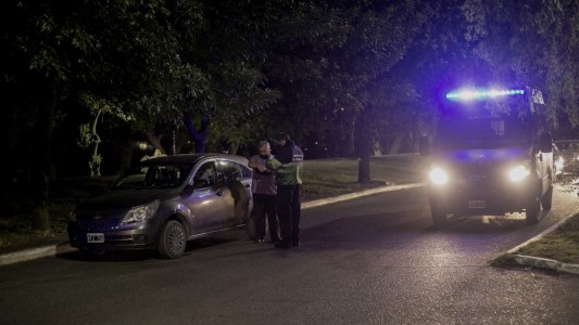 Médico asesor del gobierno  propone toque de queda nocturno: "Es duro pero es lo que funciona en Europa"