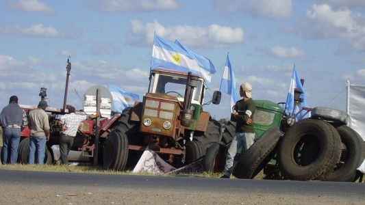 El campo anunció un paro de 72 horas en rechazo al cierre de exportaciones de maíz