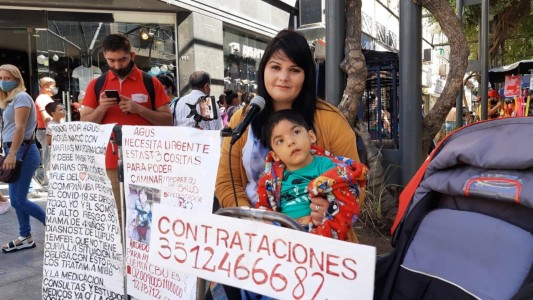 "Tengo lupus, una enfermerad que no tiene cura", la dura historia de vida de la conocida cantante de la peatonal cordobesa