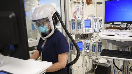 "Demasiadas muertes": un hospital de Los Ángeles en medio de la tormenta del covid