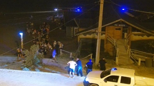 Fiesta clandestina en Claromecó: clausuraron un parador y secuestraron equipos