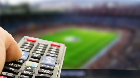 ¿Cómo y quiénes pueden solicitar la TV por cable con descuento?