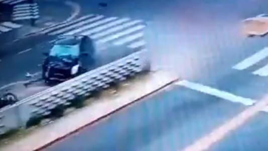 Iba a 111 kilómetros por hora el automovilista que chocó y mató a dos mujeres en moto