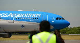 Llegó el avión de Aerolíneas Argentinas con 300 mil dosis más de Sputnik V