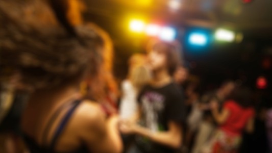 Coronavirus: advierten por aumento "acelerado" de contagios en adolescentes