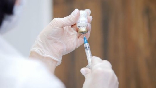 Moderna investiga un lote de vacunas tras varias reacciones alérgicas en California