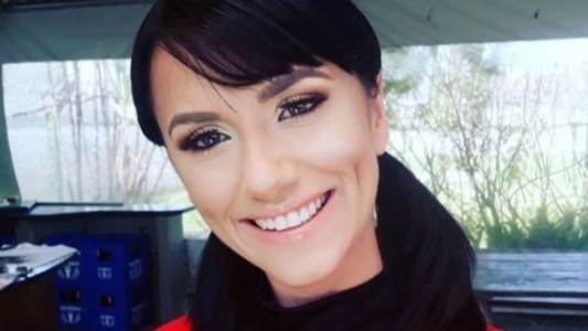 Cayó al mar cuando se sacaba selfies, la rescataron y murió poco después