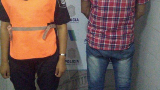 Quedó arrestado por atacar a un hombre con una tabla de madera y un cuchillo