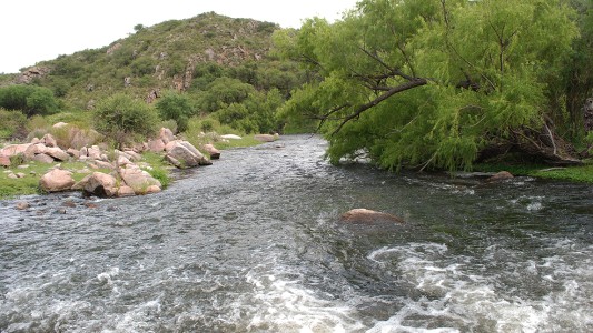 Crecida súbita del arroyo en "baños romanos": murió una mujer en San Luis