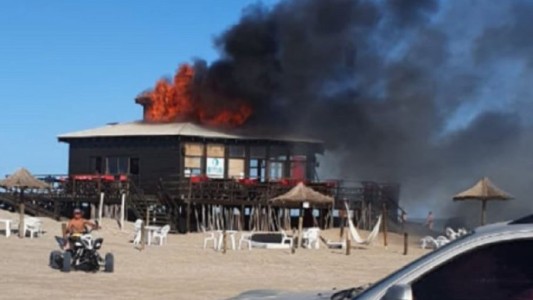 Se incendió uno de los principales paradores de Pinamar
